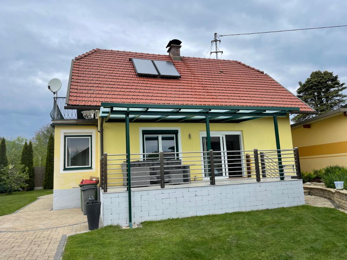 Apartment Schlossbergblick Griffen エクステリア 写真